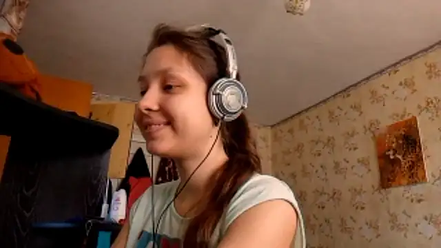 QutieDaSweet online show from September 19, 2025, 7:12 am