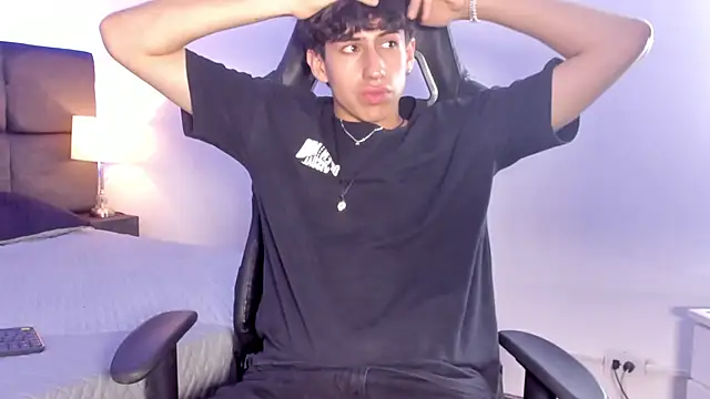 Aaron Spencer13 online show from October 8, 2025, 6:08 pm