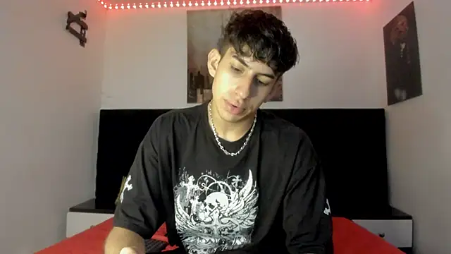 Aaron Spencer13 online show from November 24, 2025, 7:25 pm