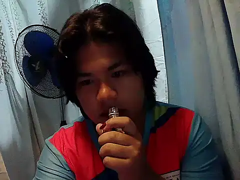 Snapshot of Huntrix2025 chatting on November 16, 2025, 7:18 pm Huntrix2025 online show from November 16, 2025, 7:18 pm