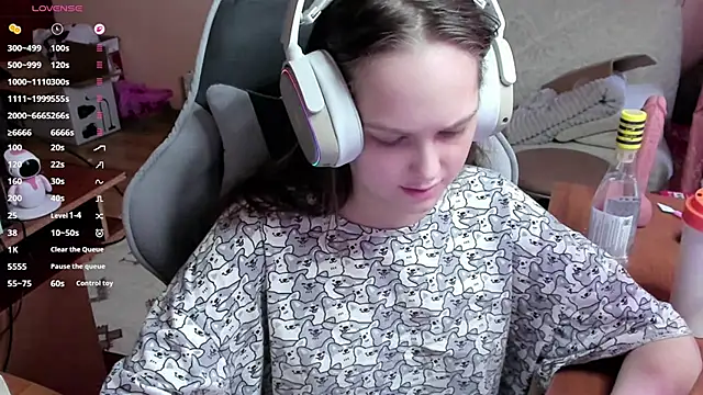 SharybbFace online show from April 19, 2026, 3:13 pm