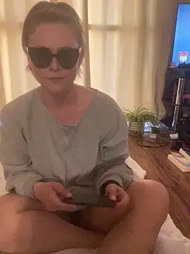 Snapshot of Mia_Winters chatting on June 21, 2026, 8:25 pm Mia Winters online show from June 21, 2026, 8:25 pm