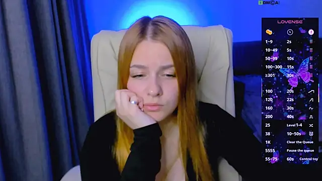 Snapshot of red__dizzy chatting on October 2, 2025, 8:23 pm red dizzy online show from October 2, 2025, 8:23 pm