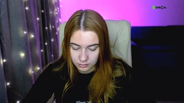 Snapshot of red__dizzy chatting on November 8, 2025, 10:46 pm red dizzy online show from November 8, 2025, 10:46 pm