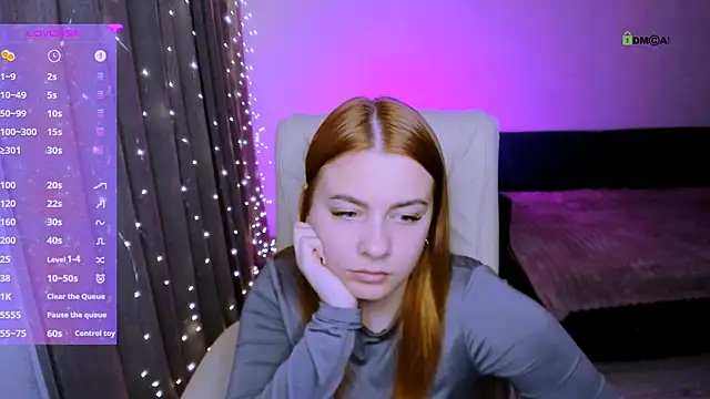 Snapshot of red__dizzy chatting on October 30, 2025, 10:06 pm red dizzy online show from October 30, 2025, 10:06 pm