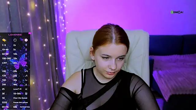 Snapshot of red__dizzy chatting on October 23, 2025, 9:35 pm red dizzy online show from October 23, 2025, 9:35 pm