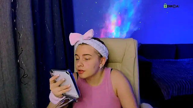 Snapshot of red__dizzy chatting on November 23, 2025, 12:31 am red dizzy online show from November 23, 2025, 12:31 am