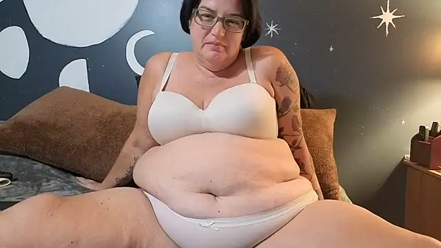 ReneeReigns online show from September 21, 2025, 2:17 am