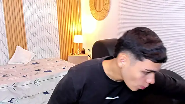 james jonnes online show from October 9, 2025, 7:58 pm