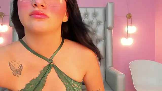 Snapshot of sofi__18_ chatting on October 16, 2025, 6:16 pm sofi 18 online show from October 16, 2025, 6:16 pm