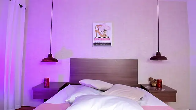 cloehill  online show from December 2, 2025, 11:45 am