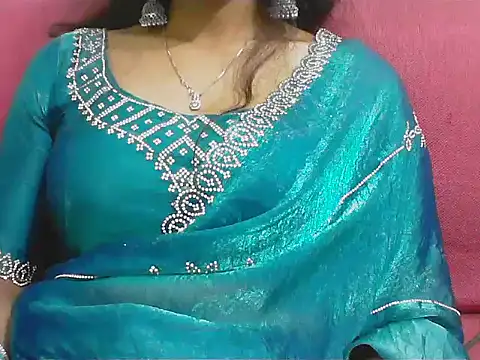 Snapshot of short_girl_ chatting on February 5, 2026, 7:43 pm short girl online show from February 5, 2026, 7:43 pm