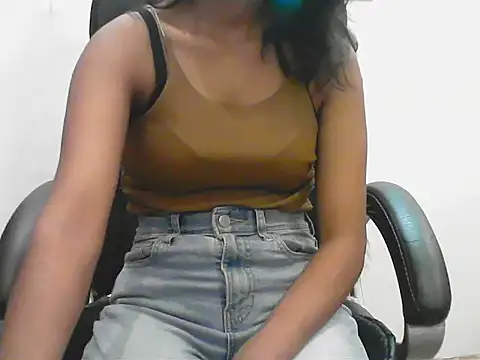 Snapshot of short_girl_ chatting on May 22, 2026, 5:00 pm short girl online show from May 22, 2026, 5:00 pm