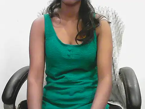 Snapshot of short_girl_ chatting on May 30, 2026, 4:45 pm short girl online show from May 30, 2026, 4:45 pm