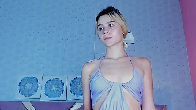 Snapshot of ChloeLaurentt chatting on November 30, 2025, 1:23 pm ChloeLaurentt online show from November 30, 2025, 1:23 pm