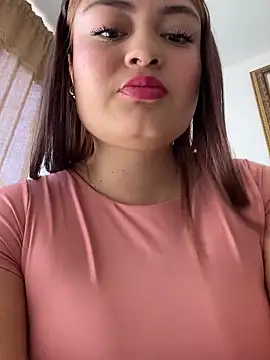 Snapshot of ItsKari chatting on September 25, 2025, 2:12 pm ItsKari online show from September 25, 2025, 2:12 pm