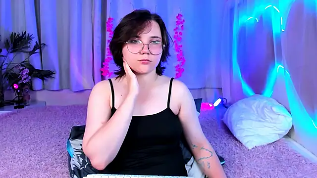 Snapshot of -SweetLili chatting on September 25, 2025, 2:56 pm -SweetLili online show from September 25, 2025, 2:56 pm