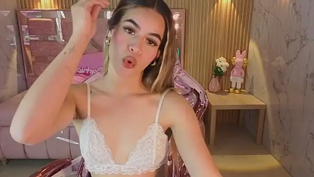 lilith4 s online show from February 4, 2026, 11:11 pm