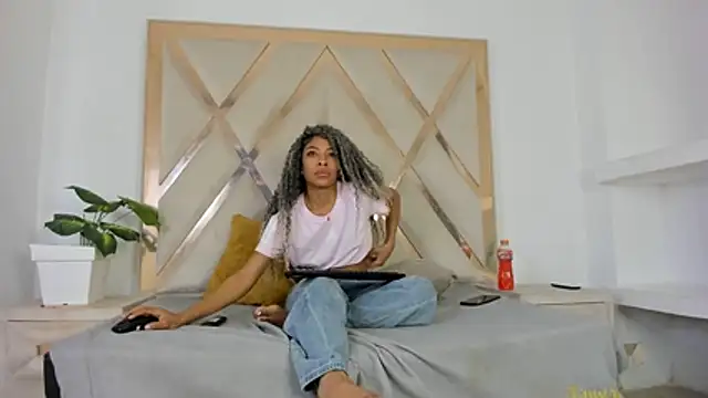 Snapshot of angelkyraasm chatting on December 14, 2025, 12:55 pm angelkyraasm online show from December 14, 2025, 12:55 pm