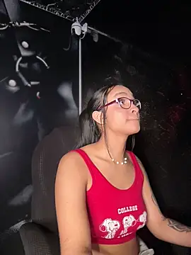 Isabella-Teen online show from May 16, 2026, 1:26 am