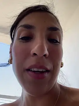 MaddyX   online show from November 26, 2025, 7:58 pm