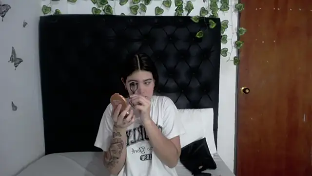 isabel 09 online show from April 8, 2026, 12:28 pm