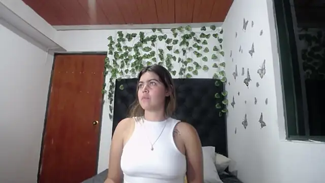 Snapshot of isabel_09 chatting on October 8, 2025, 2:46 am isabel 09 online show from October 8, 2025, 2:46 am