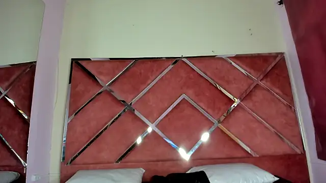 Snapshot of AggathaSanders_ chatting on October 18, 2025, 12:18 pm AggathaSanders online show from October 18, 2025, 12:18 pm