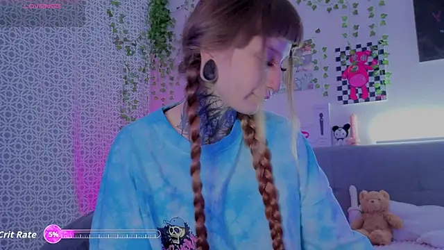 Snapshot of LilithPoison chatting on July 18, 2026, 9:01 pm LilithPoison online show from July 18, 2026, 9:01 pm