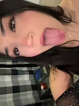 Sasha Blaze  online show from January 19, 2026, 5:11 am