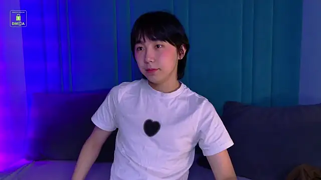 HeejinWang online show from May 7, 2026, 4:28 am