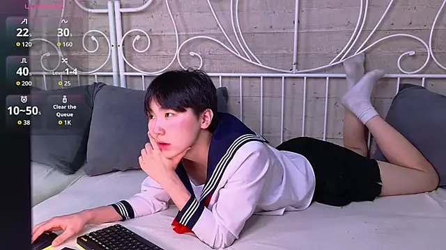 Snapshot of HeejinWang chatting on December 16, 2025, 4:28 am HeejinWang online show from December 16, 2025, 4:28 am