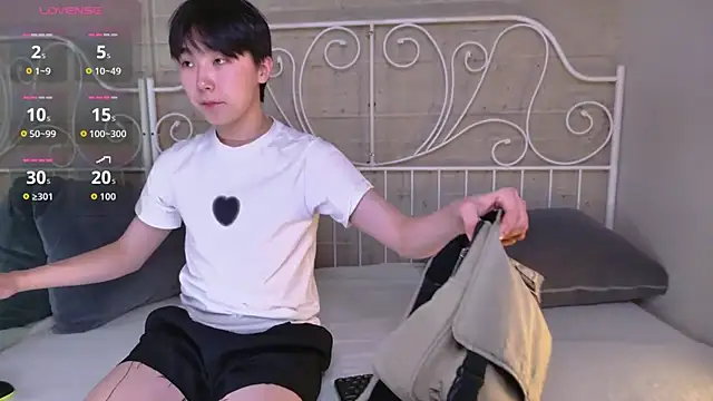 Snapshot of HeejinWang chatting on December 21, 2025, 8:31 pm HeejinWang online show from December 21, 2025, 8:31 pm