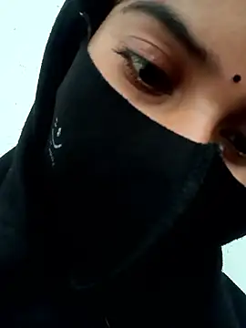 Snapshot of Aaisha-16 chatting on December 23, 2025, 3:39 am Aaisha-16 online show from December 23, 2025, 3:39 am