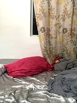 Snapshot of estradiolist chatting on October 2, 2025, 2:53 pm estradiolist online show from October 2, 2025, 2:53 pm