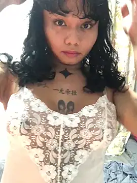 Snapshot of estradiolist chatting on September 20, 2025, 5:29 pm estradiolist online show from September 20, 2025, 5:29 pm