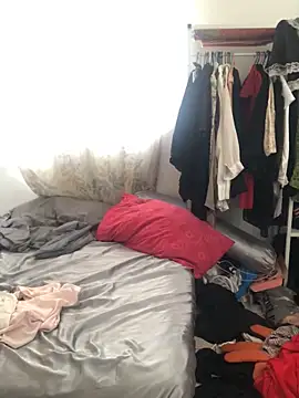 Snapshot of estradiolist chatting on October 10, 2025, 4:35 am estradiolist online show from October 10, 2025, 4:35 am