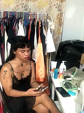 Snapshot of estradiolist chatting on October 21, 2025, 12:26 pm estradiolist online show from October 21, 2025, 12:26 pm