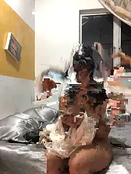 Snapshot of estradiolist chatting on September 18, 2025, 12:19 pm estradiolist online show from September 18, 2025, 12:19 pm