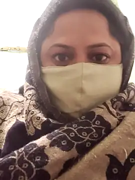 Snapshot of Mmm143 chatting on January 6, 2026, 3:32 am Mmm143 online show from January 6, 2026, 3:32 am