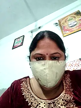 Snapshot of Mmm143 chatting on December 23, 2025, 4:56 am Mmm143 online show from December 23, 2025, 4:56 am