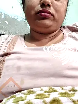 Snapshot of Mmm143 chatting on February 9, 2026, 5:27 am Mmm143 online show from February 9, 2026, 5:27 am