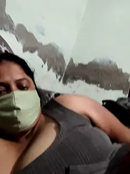 Snapshot of Mmm143 chatting on February 13, 2026, 6:19 pm Mmm143 online show from February 13, 2026, 6:19 pm