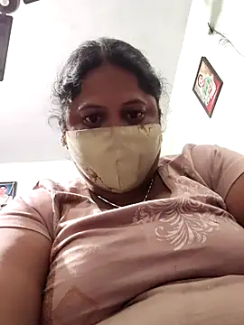 Snapshot of Mmm143 chatting on December 14, 2025, 4:56 pm Mmm143 online show from December 14, 2025, 4:56 pm