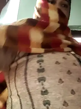 Snapshot of Mmm143 chatting on December 20, 2025, 3:20 am Mmm143 online show from December 20, 2025, 3:20 am