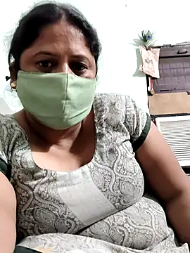 Mmm143 online show from October 19, 2025, 9:50 pm