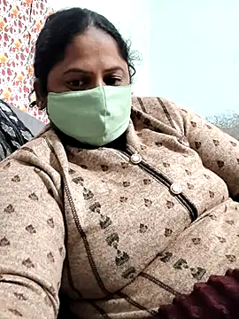 Snapshot of Mmm143 chatting on December 21, 2025, 3:41 am Mmm143 online show from December 21, 2025, 3:41 am