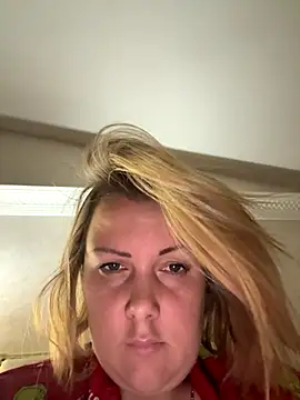 Piccolamonella29 online show from November 23, 2025, 10:36 am