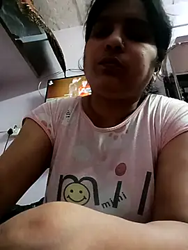Snapshot of aliya-jaan71 chatting on April 26, 2026, 8:00 am aliya-jaan71 online show from April 26, 2026, 8:00 am