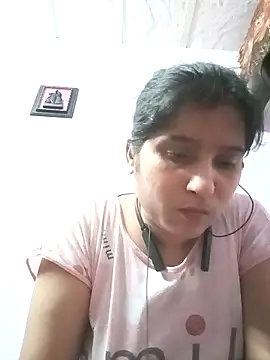 Snapshot of aliya-jaan71 chatting on May 3, 2026, 8:30 am aliya-jaan71 online show from May 3, 2026, 8:30 am
